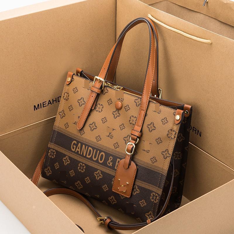 Women's bag 2022 New high-quality leisure shopping bag Large capacity fashion Tote bag Luxury brand storage handbag, Brown
Women's bag 2022 New high-quality leisure shopping bag Large capacity fashion Tote bag Luxury brand storage handbag, Brown