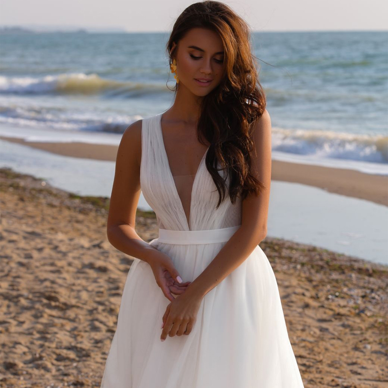Charming Beach Bridal Wedding Dress A Line Sleeveless V Neckline Boho Wedding Gown for Bride Backless 2023 Robe de Mariee