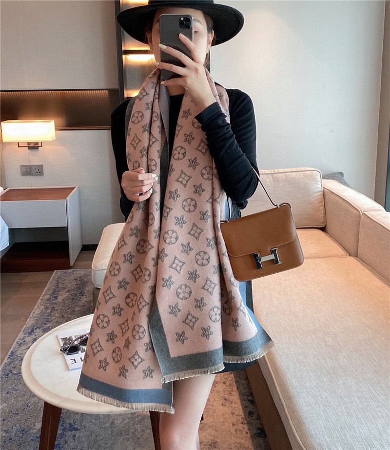 2022 New Scarves Luxury Cashmere Thick Shawl Women Wram Pashmina Wraps Hijab with Tassel Bufanda Foulard
2022 New Scarves Luxury Cashmere Thick Shawl Women Wram Pashmina Wraps Hijab with Tassel Bufanda Foulard