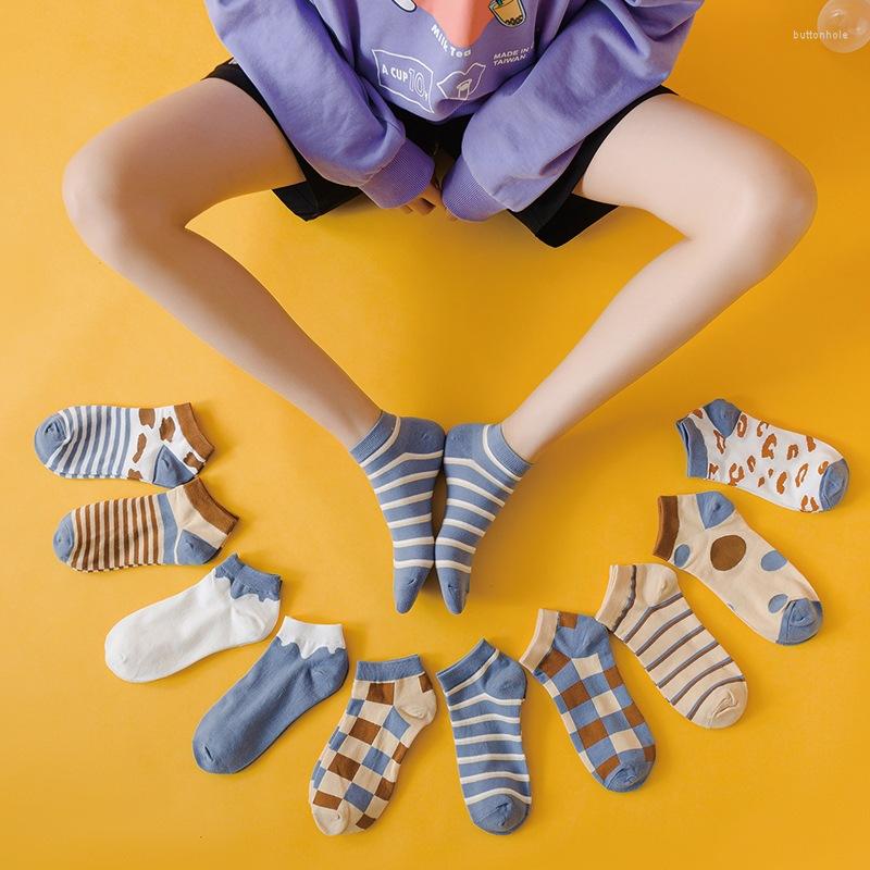 Women Socks 6 Pcs Autumn Blue And White Plaid Boat Tide Hit Color Cotton Woman Wholesale Calcetines De La Mujer
Women Socks 6 Pcs Autumn Blue And White Plaid Boat Tide Hit Color Cotton Woman Wholesale Calcetines De La Mujer