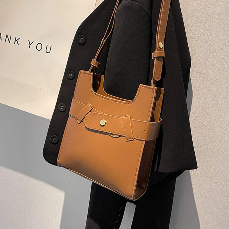 Evening Bags QIAOSANSAN Women's Bag2022 Bright Leather Messenger Temperament Simple Underarm Winter Trend One-shoulder Tote Quality A, Black
Evening Bags QIAOSANSAN Women's Bag2022 Bright Leather Messenger Temperament Simple Underarm Winter Trend One-shoulder Tote Quality A, Black