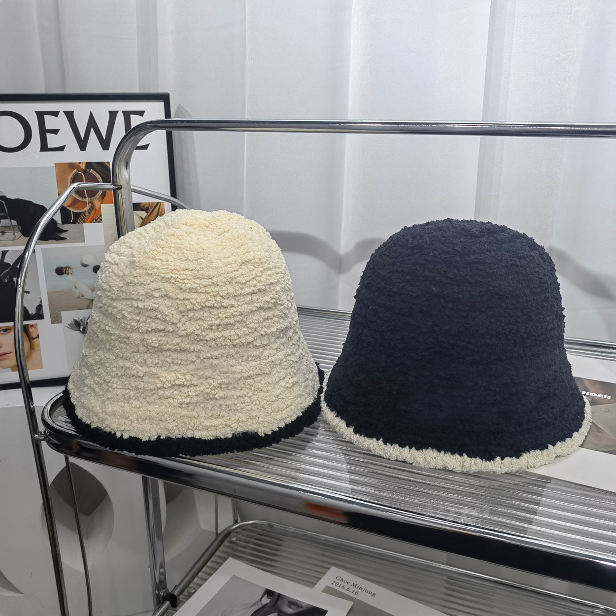 23ss 2colors Luxury Fashion Designer Wide Brim Hats Bucket Hat Winter Beanie Classics Brand Cashmere Outdoor Recreation Warm Caps, Style--7
23ss 2colors Luxury Fashion Designer Wide Brim Hats Bucket Hat Winter Beanie Classics Brand Cashmere Outdoor Recreation Warm Caps, Style--7