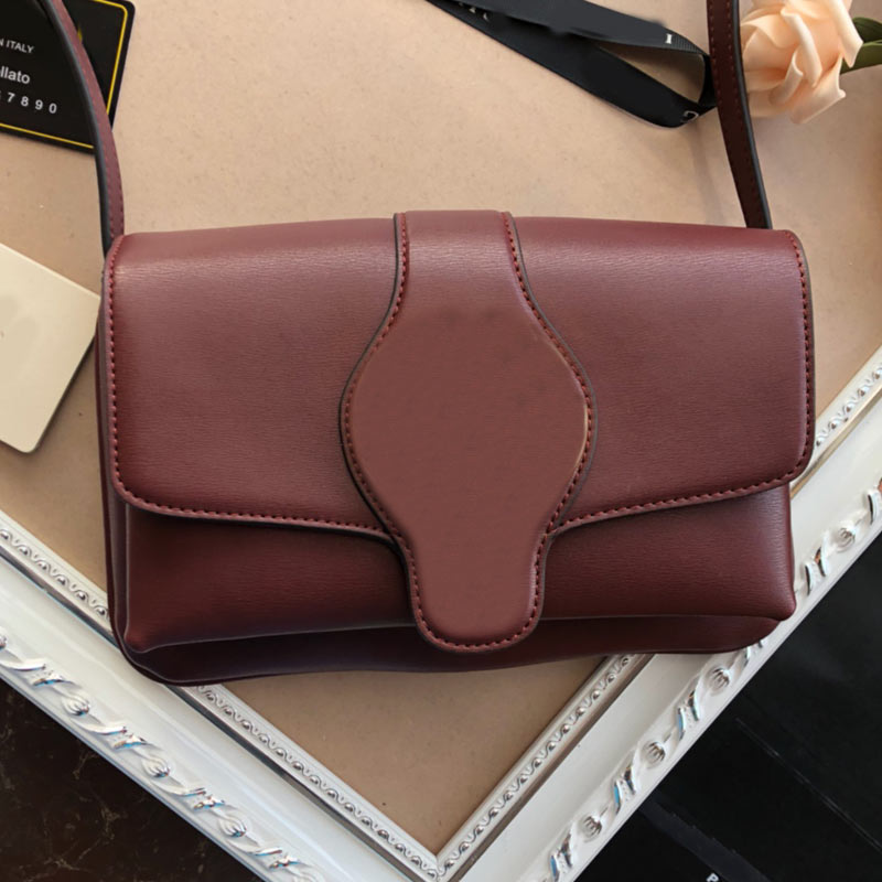 Lady Crossbody Bag Flap Shoulder Handbag Designers Bags Genuine Leather Plain Messenger Totes Classic Crossbody Clutch Pretty Gold Metal Letter Buckle, Black
Lady Crossbody Bag Flap Shoulder Handbag Designers Bags Genuine Leather Plain Messenger Totes Classic Crossbody Clutch Pretty Gold Metal Letter Buckle, Black