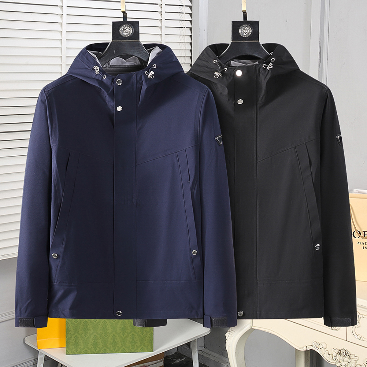 Fashion designer Mens Jacket Spring Autumn Outwear Windbreaker Zipper clothes Jackets Coat Outside can Sport Size M- superior quality Men's Clothing
Fashion designer Mens Jacket Spring Autumn Outwear Windbreaker Zipper clothes Jackets Coat Outside can Sport Size M- superior quality Men's Clothing