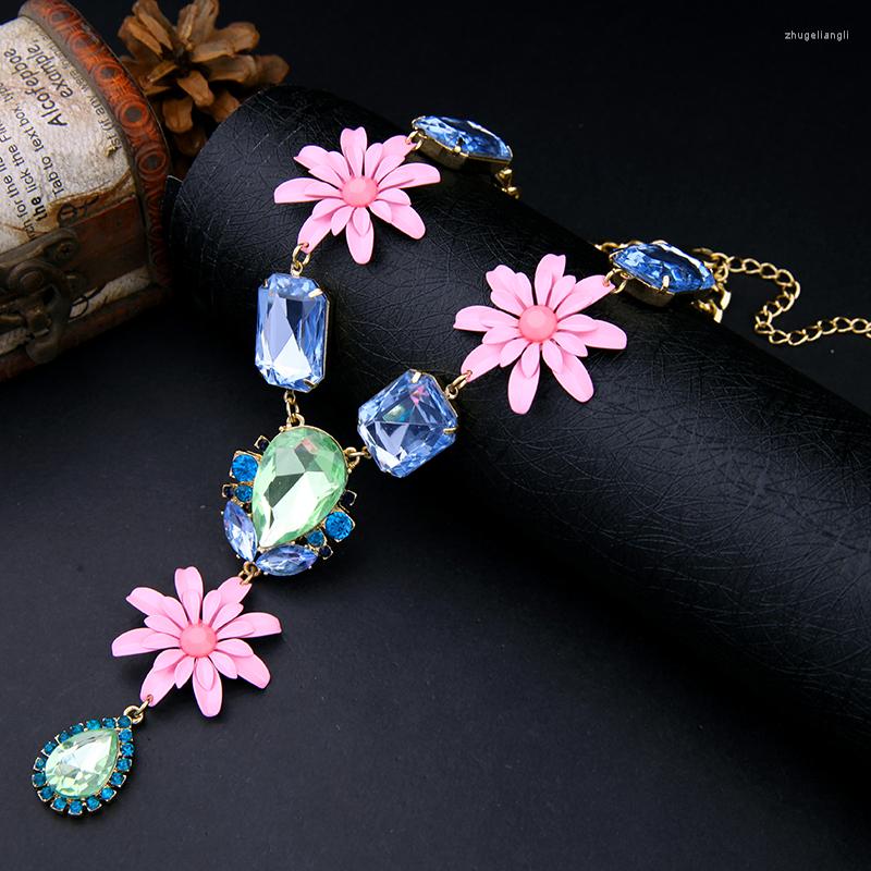Choker Vintage Statement Pink Flowers Gold Color Necklace Crystal Resin Blue For Sweater Chains Fashion Jewelry
Choker Vintage Statement Pink Flowers Gold Color Necklace Crystal Resin Blue For Sweater Chains Fashion Jewelry
