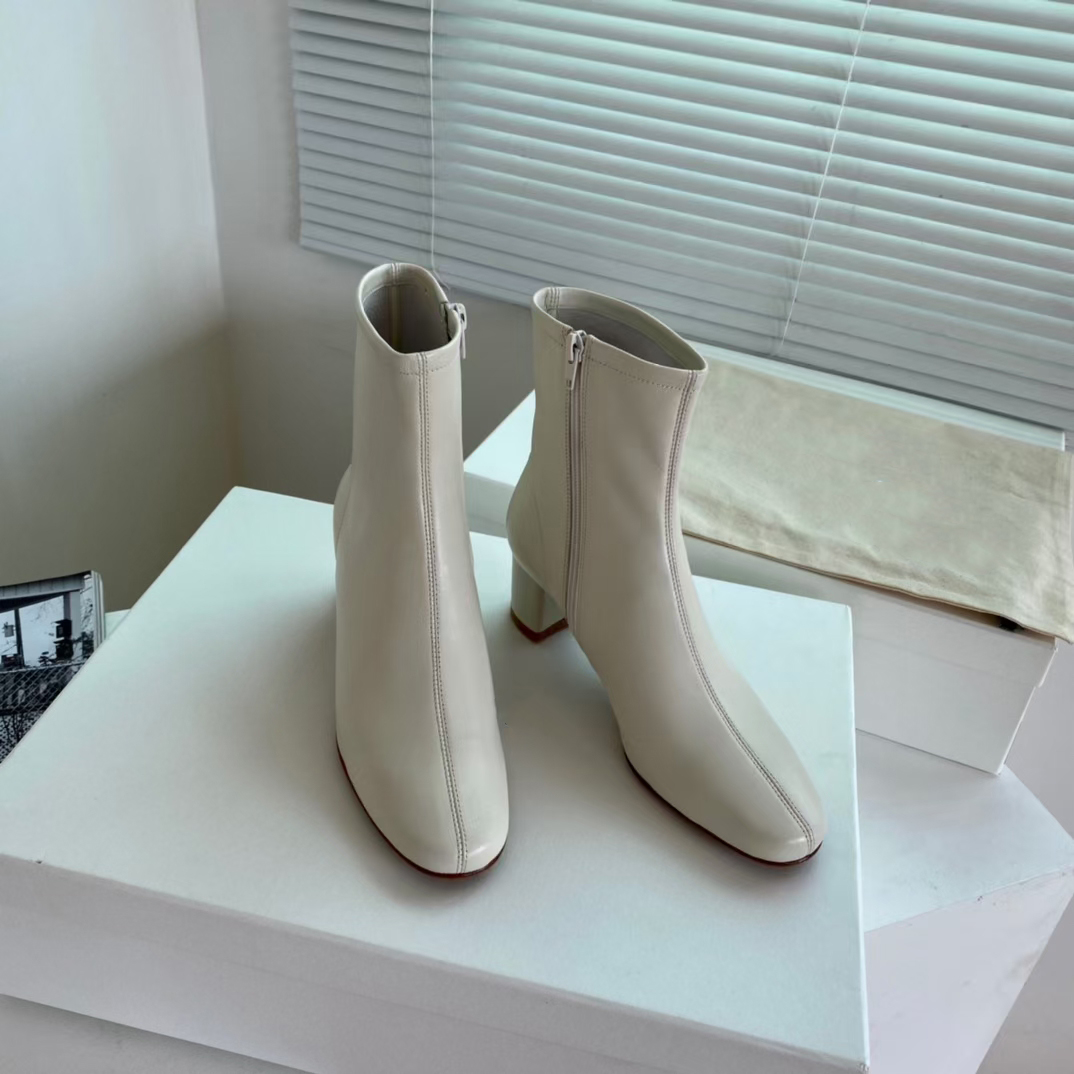 Women black Boots Desert Boot Designers Shoes Marten Luxury Designer Leather Flamingos Real Leathers Coarse Winter Platform Martin Martins With Box Martens Ankle
Women black Boots Desert Boot Designers Shoes Marten Luxury Designer Leather Flamingos Real Leathers Coarse Winter Platform Martin Martins With Box Martens Ankle