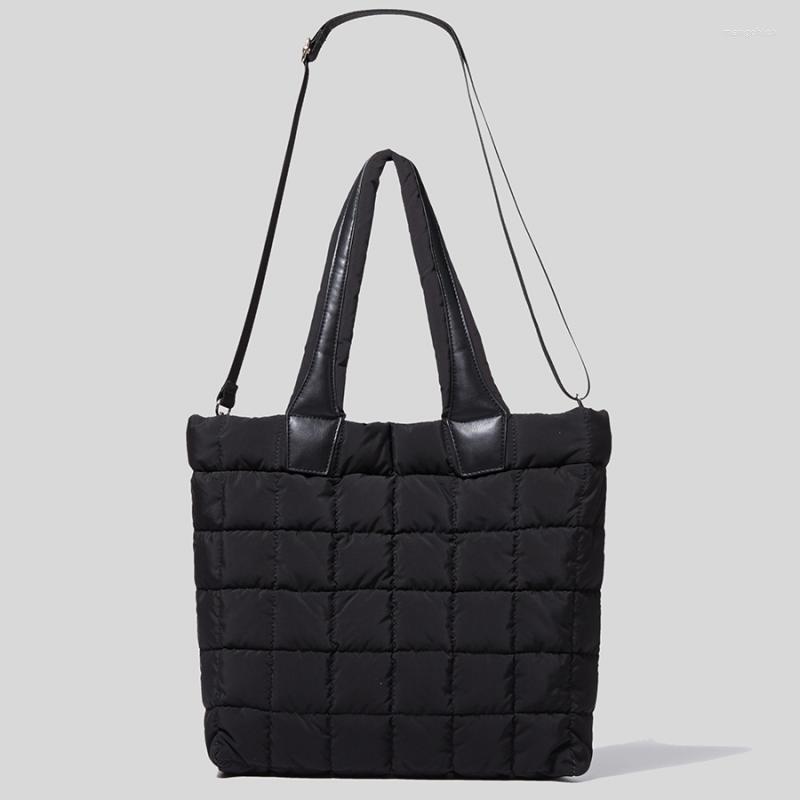 Evening Bags Classic Nylon Stitch Design Ladies Shoulder Bag Luxury Designer Large-Capacity Casual Handbag Winter Plaid, Black 
Evening Bags Classic Nylon Stitch Design Ladies Shoulder Bag Luxury Designer Large-Capacity Casual Handbag Winter Plaid, Black