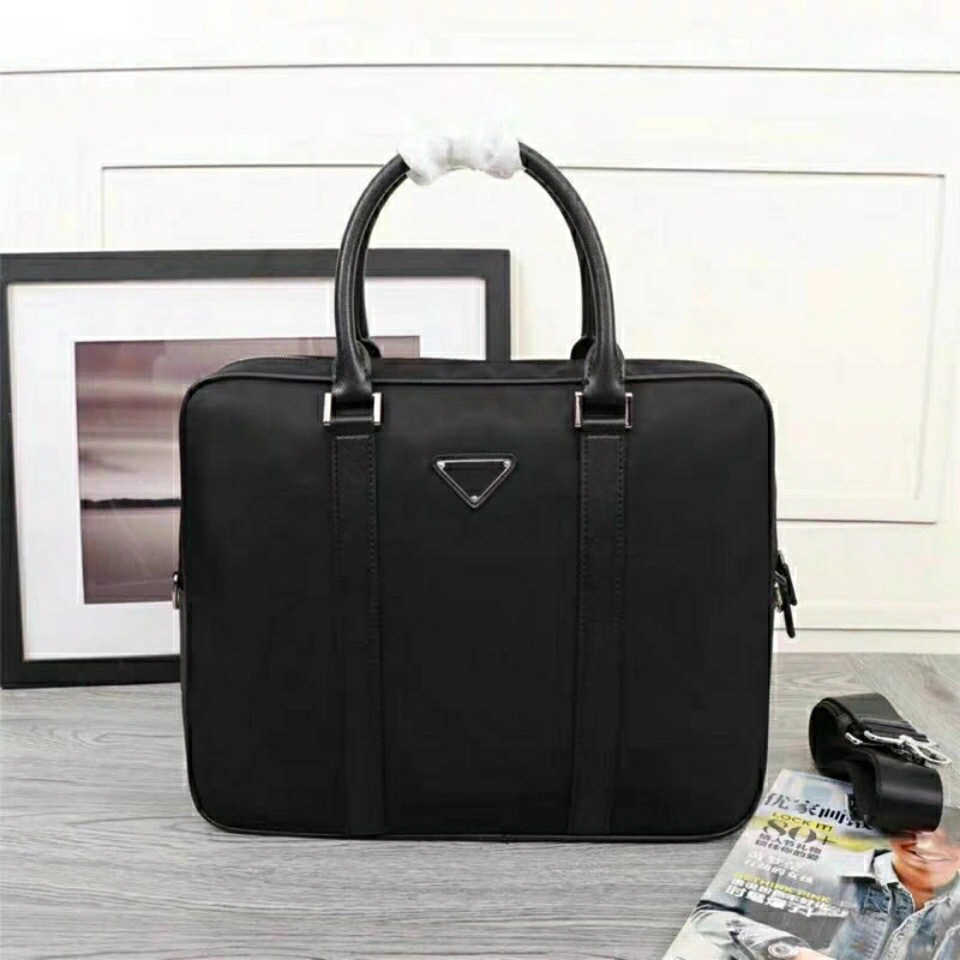 designer bags shoulder Men' Claic Black Nylon Leather Caual One shoulder Crossbody Hand Parachute Cloth Buine Briefcae, European station men's classic black n
designer bags shoulder Men' Claic Black Nylon Leather Caual One shoulder Crossbody Hand Parachute Cloth Buine Briefcae, European station men's classic black n