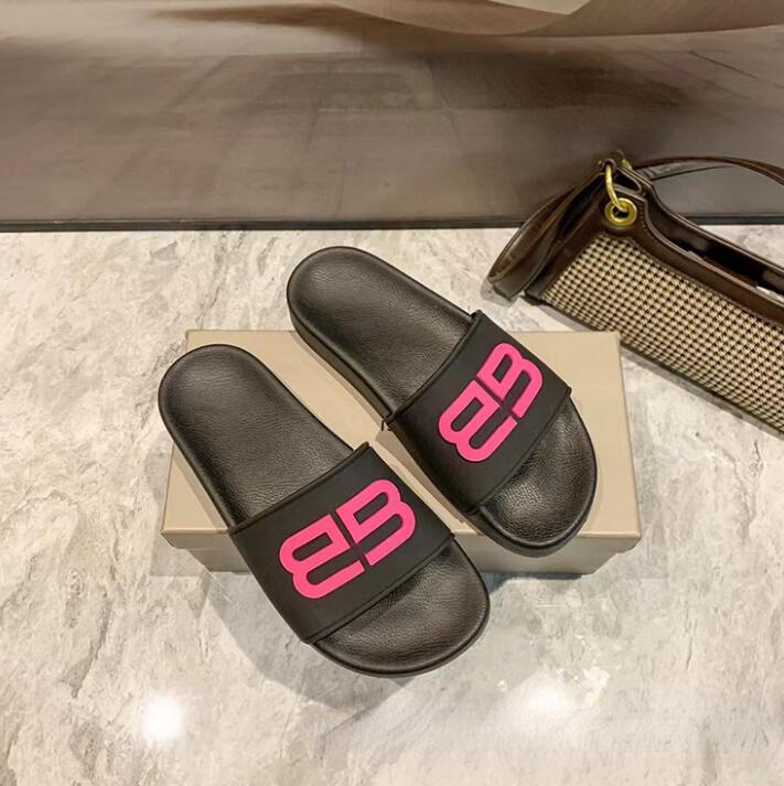 Top Light letter slippers Paris Beach Shoes Casual Flat flip-flops male and female pair of outdoor slippers, With logo
Top Light letter slippers Paris Beach Shoes Casual Flat flip-flops male and female pair of outdoor slippers, With logo