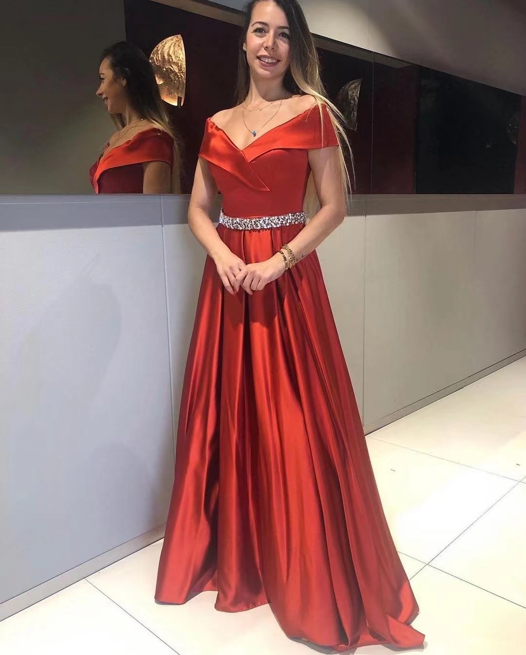 Generous Off Shoulder Evening Dresses for Women Beaded Sash Ruched Satin Long Prom Dress A Line Robe De Soiree, Burgundy
Generous Off Shoulder Evening Dresses for Women Beaded Sash Ruched Satin Long Prom Dress A Line Robe De Soiree, Burgundy