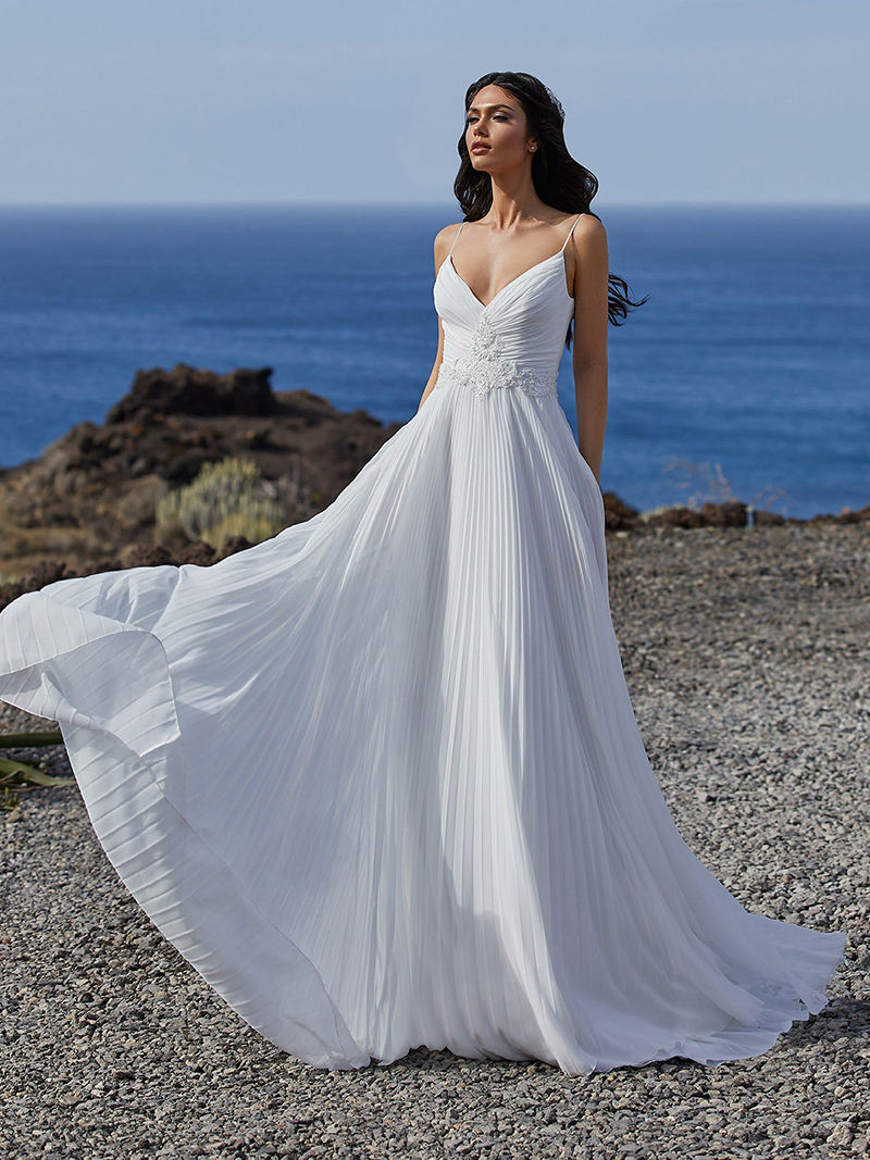 Boho Wedding Dresses Spaghetti Straps Backless Wedding Gowns Bride Dress Chiffon V-neck Beach Plus Size Sweep Train Robe de Mariee