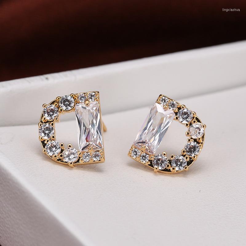 Stud Earrings DE121 Fashion Elegant High Quality Copper 5A Zircon Lettered D Women's Ear Gift Party Banquet Jewelry 2022
Stud Earrings DE121 Fashion Elegant High Quality Copper 5A Zircon Lettered D Women's Ear Gift Party Banquet Jewelry 2022