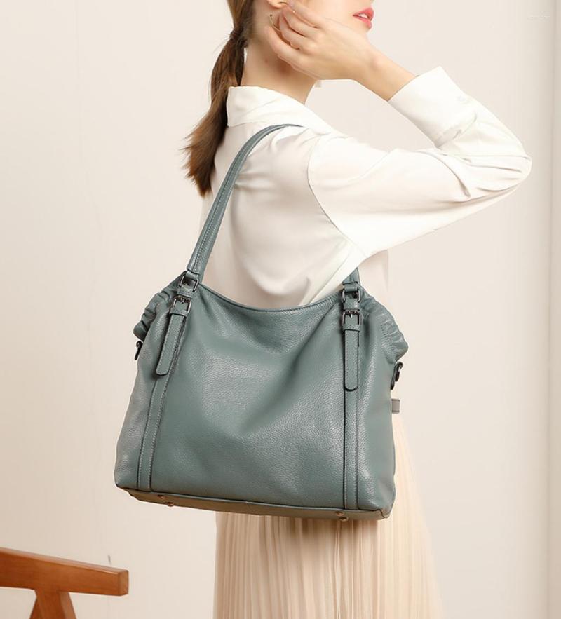 Evening Bags Simple Genuine Leather Large Capacity Tote Bag Portable Women's Middle-aged Mother's Shoulder Buy Vegetable, Black
Evening Bags Simple Genuine Leather Large Capacity Tote Bag Portable Women's Middle-aged Mother's Shoulder Buy Vegetable, Black