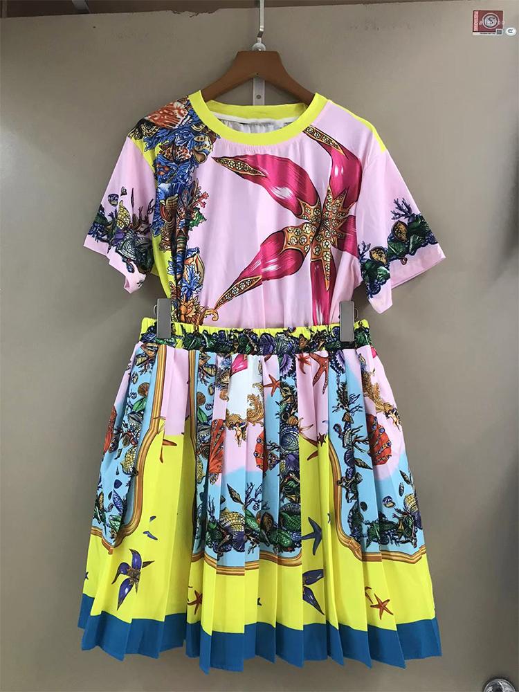 Work Dresses Retro Print Round Neck Knit Short Sleeve T-shirt Two-piece Ladies Summer Style Elastic High Waist Loose Pleated Skirt Suit, 28
Work Dresses Retro Print Round Neck Knit Short Sleeve T-shirt Two-piece Ladies Summer Style Elastic High Waist Loose Pleated Skirt Suit, 28
