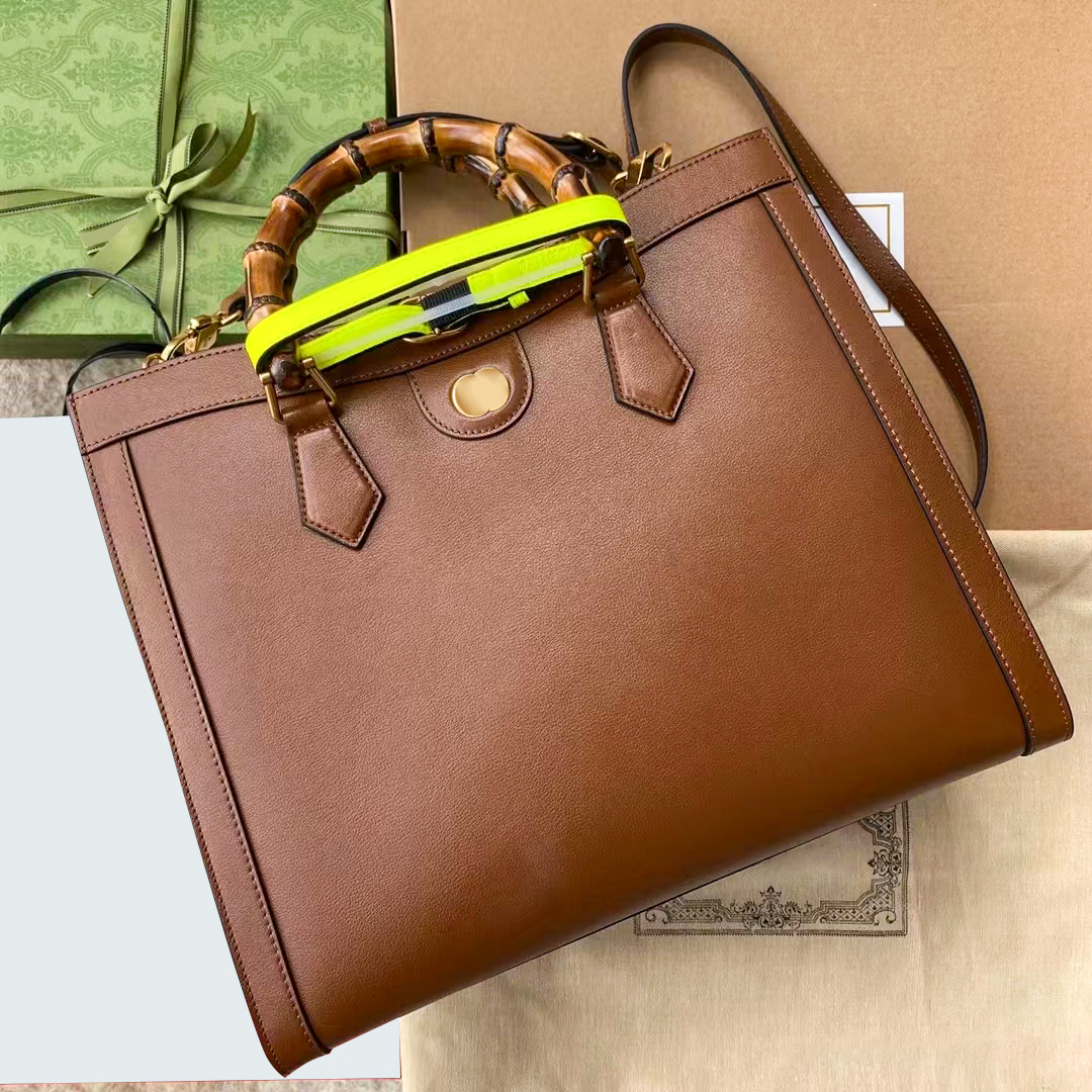 Luxury Designer Bags guccie Diana Original Bamboo Totes Women's men Crossbody Genuine leather tote Nylon fashion famous Shoulder bag Handbags hobo pochette weekend, Box
Luxury Designer Bags guccie Diana Original Bamboo Totes Women's men Crossbody Genuine leather tote Nylon fashion famous Shoulder bag Handbags hobo pochette weekend, Box