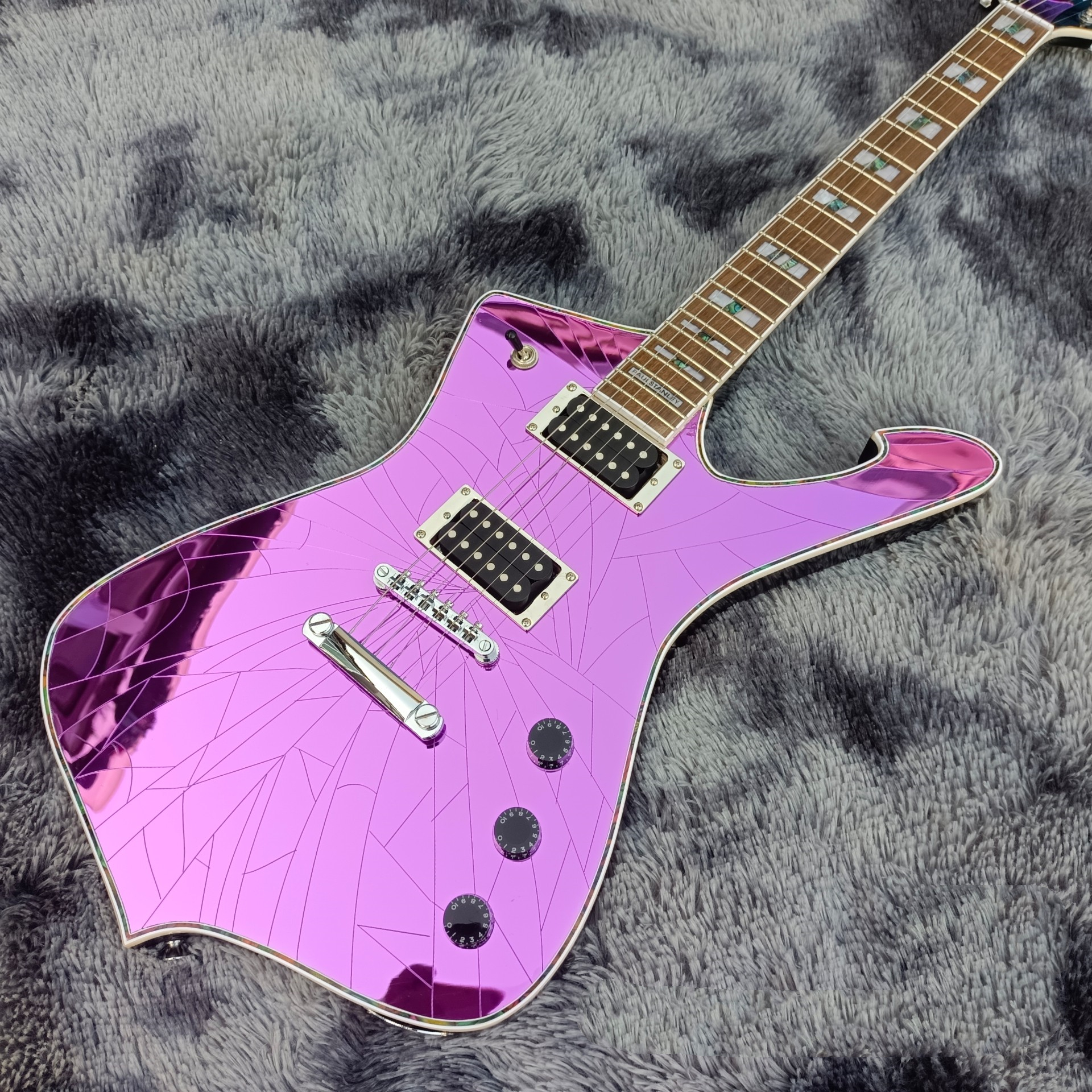 PS2CM Purple Cracked Mirror ICEMAN Paul Stanley Electric Guitar Abalone Body binding Abalone & Pearl Inlay
PS2CM Purple Cracked Mirror ICEMAN Paul Stanley Electric Guitar Abalone Body binding Abalone & Pearl Inlay