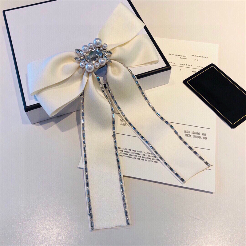 Women Pony Tails Holder Hairclip Designer Fashion Hairpins Hair Clips Brands Classic Letters Pearls Luxurys Hair Accessories 5 Styles
Women Pony Tails Holder Hairclip Designer Fashion Hairpins Hair Clips Brands Classic Letters Pearls Luxurys Hair Accessories 5 Styles