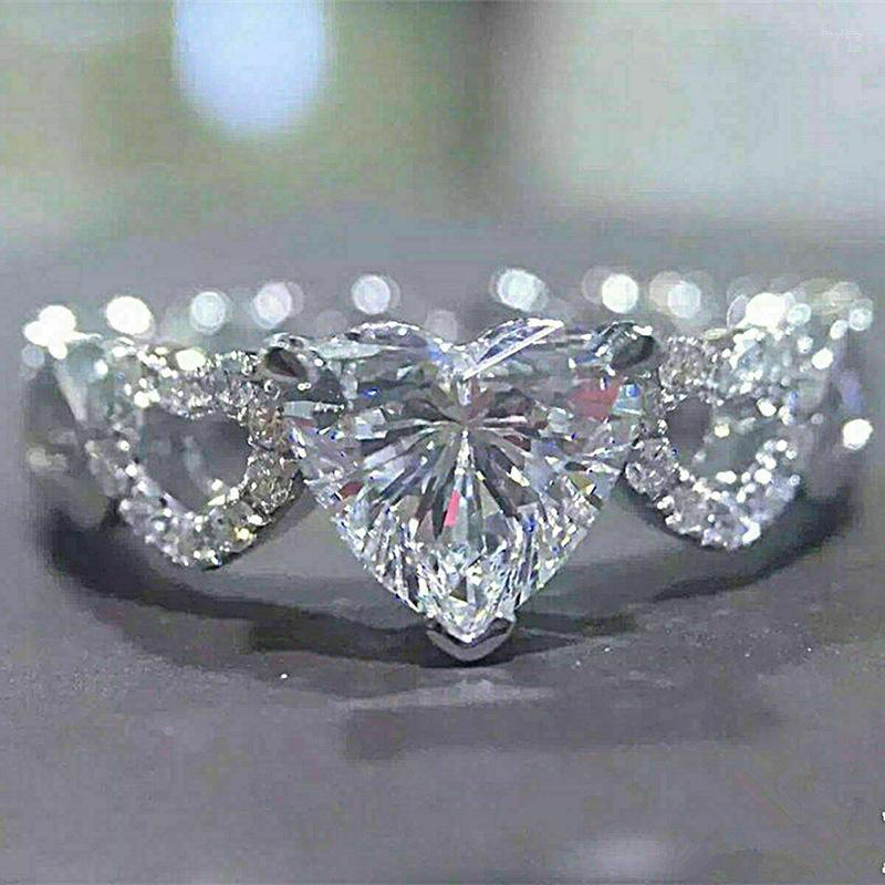 Wedding Rings Cute Delicate Silver Plated Heart To For Women White Shine CZ Stone Inlay Fashion Jewelry Party Gift Ring
Wedding Rings Cute Delicate Silver Plated Heart To For Women White Shine CZ Stone Inlay Fashion Jewelry Party Gift Ring
