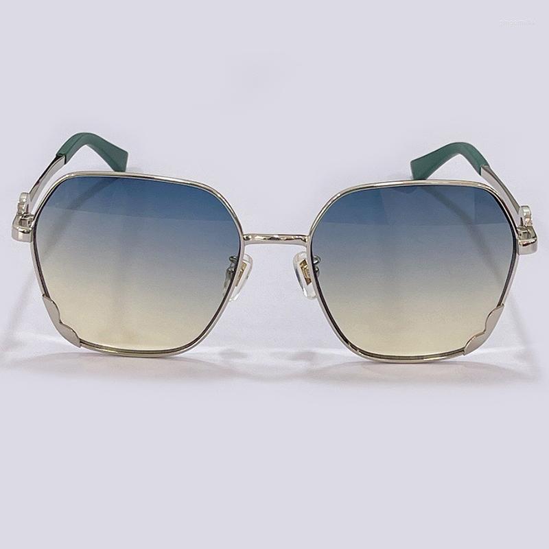 Sunglasses Classic Square Women Men 2022 Brand Designer Retro Metal Frame Shades UV400 Oculos Feminino With Box
Sunglasses Classic Square Women Men 2022 Brand Designer Retro Metal Frame Shades UV400 Oculos Feminino With Box