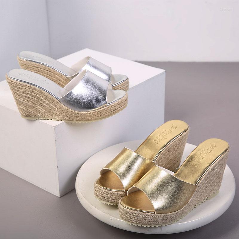 Slippers EAGSITY Wedges Slides Slipper Platform Peep Toe High Heeled Shoes Pumps Beach Sandals Silver Rope Sole Espadrilles, Gold
Slippers EAGSITY Wedges Slides Slipper Platform Peep Toe High Heeled Shoes Pumps Beach Sandals Silver Rope Sole Espadrilles, Gold