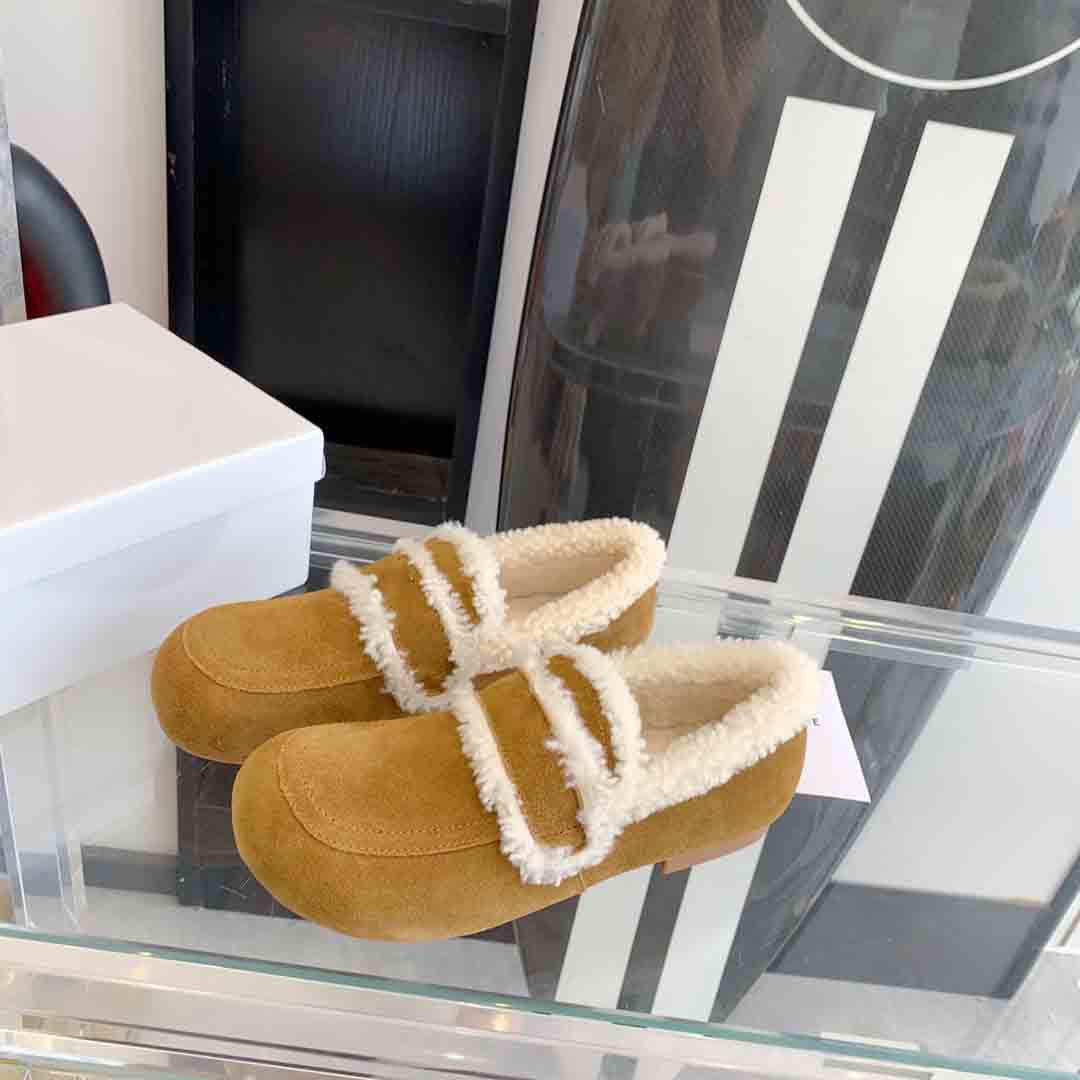 Designer Wool Fluffy Sandals: Soft, Embroidered, Slip-On Comfort for Women, Brown
Designer Wool Fluffy Sandals: Soft, Embroidered, Slip-On Comfort for Women, Brown