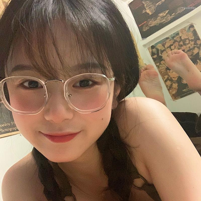 Sunglasses Korea Literary Glasses Frame Girl Ins No Makeup Plain Men Eyewear Cute Decorative Computer GlassesSunglasses
Sunglasses Korea Literary Glasses Frame Girl Ins No Makeup Plain Men Eyewear Cute Decorative Computer GlassesSunglasses