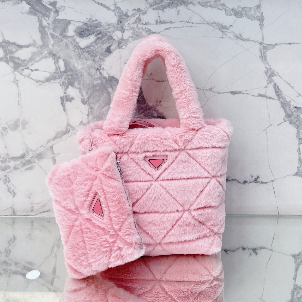 Plush Wool Tote Bags Winter Fashion Ladies Handbags Super Soft Handbag 2 Piece Set Women Underarm Bag, As show
Plush Wool Tote Bags Winter Fashion Ladies Handbags Super Soft Handbag 2 Piece Set Women Underarm Bag, As show