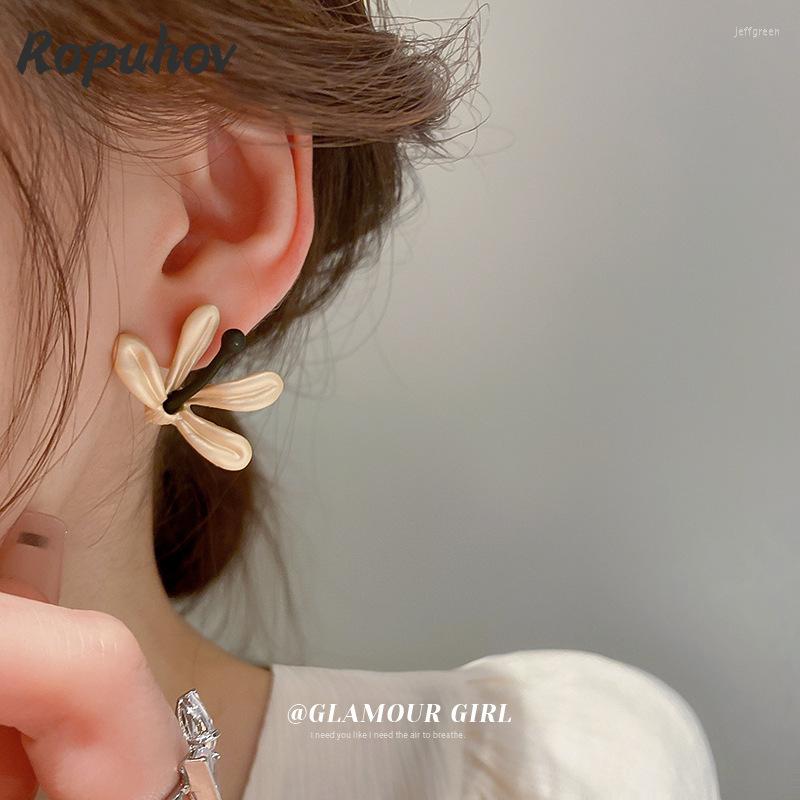 Dangle Earrings Ropuhov Woman Silver Needle Four-petal Stud French Retro Natural Wind Simple In Temperament
Dangle Earrings Ropuhov Woman Silver Needle Four-petal Stud French Retro Natural Wind Simple In Temperament