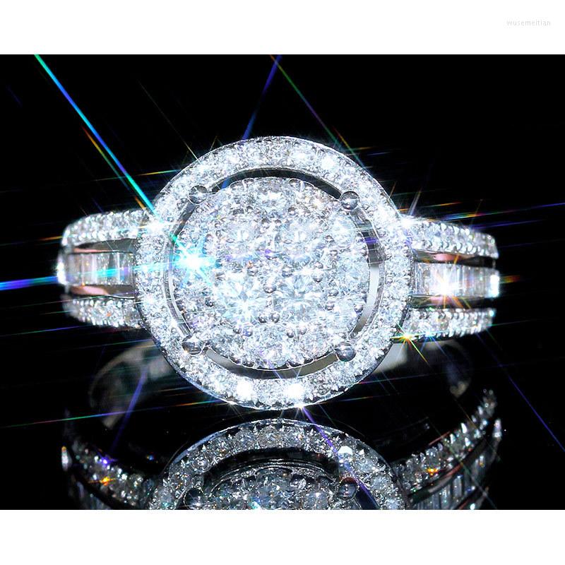 Wedding Rings Gorgeous Round Zircon Engagement Ring Vintage Female White Crystal Stone Charm Silver Color Hollow For Women
Wedding Rings Gorgeous Round Zircon Engagement Ring Vintage Female White Crystal Stone Charm Silver Color Hollow For Women
