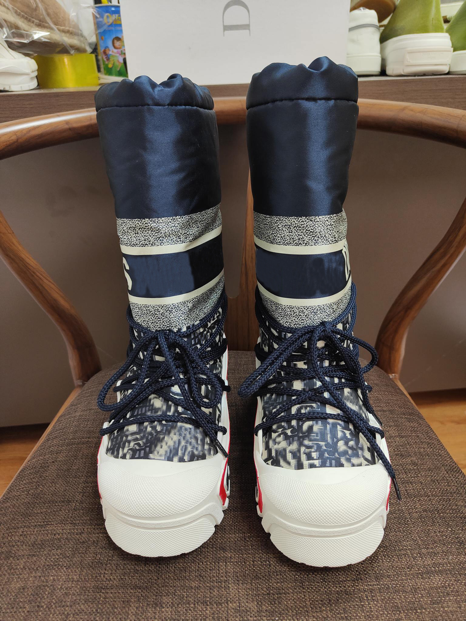 2022 Designer Boots Snow Boot Shoes Women Winter Luxurys Girl Classic Ankle Short Print Mini Fur Black Womens Fashion Outdoor Size 35-40, As pic
2022 Designer Boots Snow Boot Shoes Women Winter Luxurys Girl Classic Ankle Short Print Mini Fur Black Womens Fashion Outdoor Size 35-40, As pic
