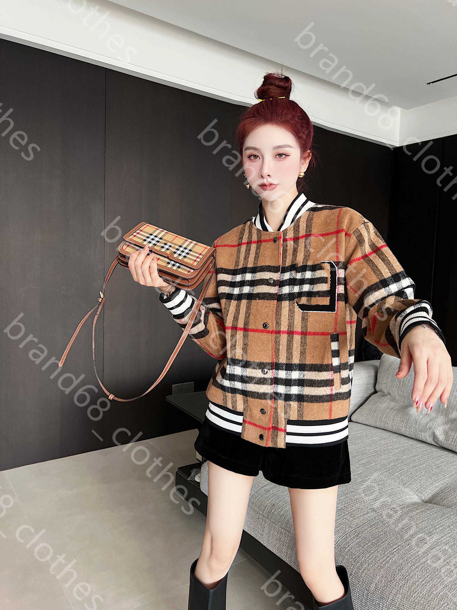 22ss designer women wool long sleeve Hoodie fashion sweaters fall winter crew neck pullover sweaters striped logo bu...rry brand patchwork coats fashion girl knit tops
22ss designer women wool long sleeve Hoodie fashion sweaters fall winter crew neck pullover sweaters striped logo bu...rry brand patchwork coats fashion girl knit tops