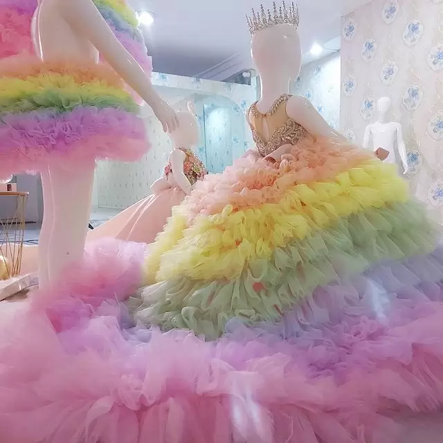 Colorful Luxurious 2022 Flower Beaded Crystals Tiers Little Girl Wedding Cheap Communion Pageant Dresses Gowns