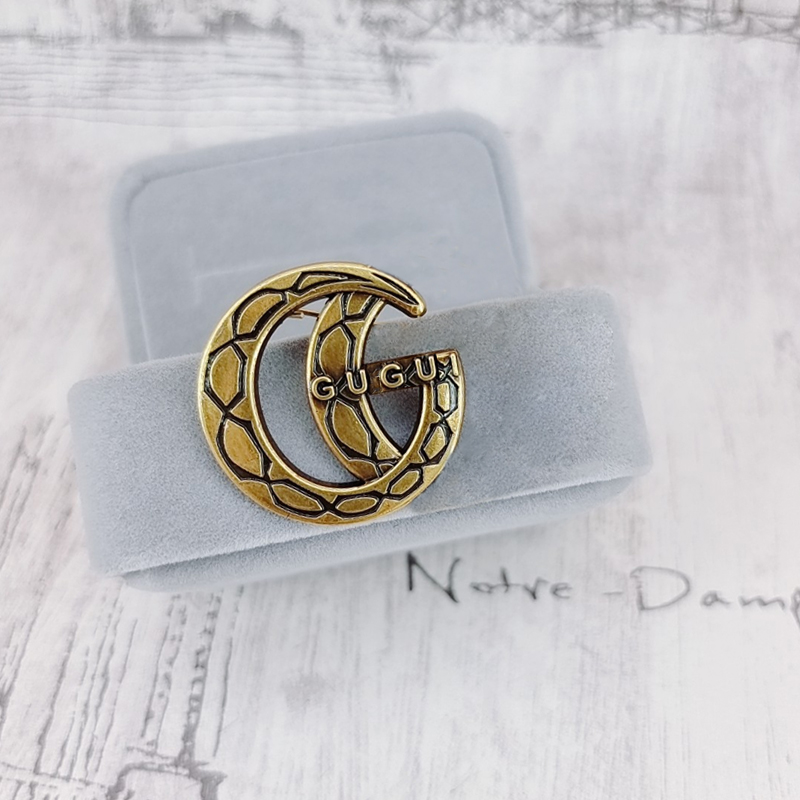 Special Design Letter Brooch Women Men Vintage Letters Brooches Suit Lapel Pin for Gift Party
Special Design Letter Brooch Women Men Vintage Letters Brooches Suit Lapel Pin for Gift Party