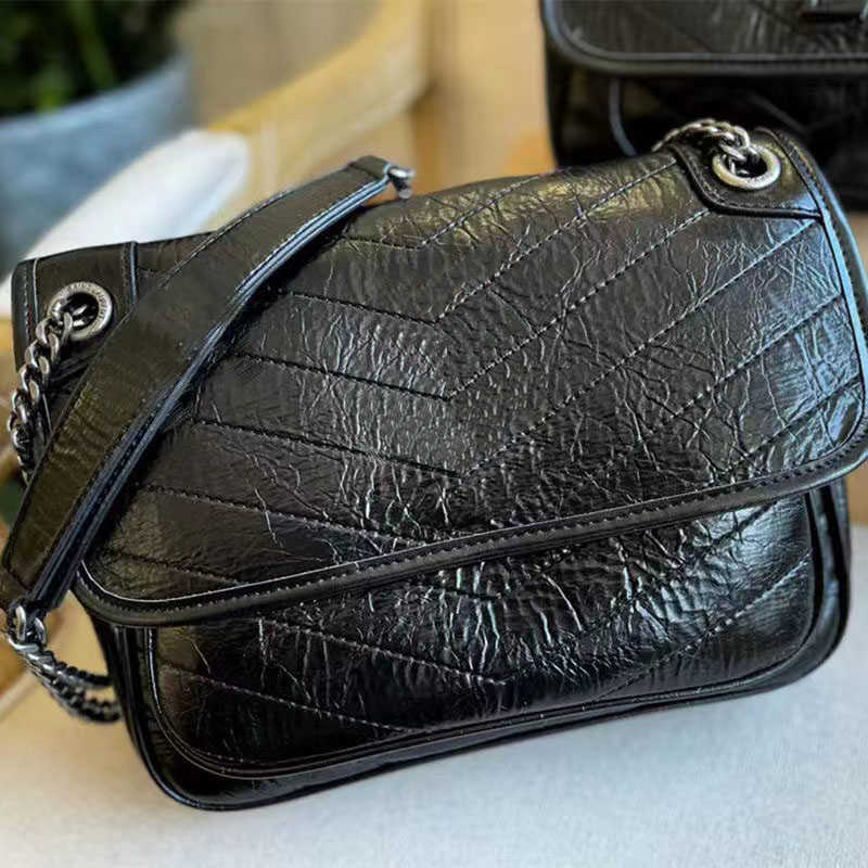 Evening Bags 2022 designer bag Explosive oil wax tire cowhide burst crack single shoulder messenger chain b, Black
Evening Bags 2022 designer bag Explosive oil wax tire cowhide burst crack single shoulder messenger chain b, Black