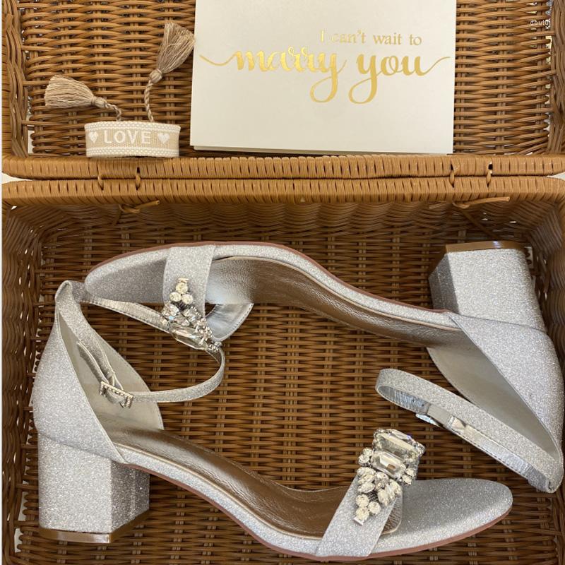 Dress Shoes Fashion Sandals Ankle Strap Sliver Glitter Bridal Wedding Open Toe Rhinestones Ladies Party Chunky Heel Casual, 702g 6 sliver
Dress Shoes Fashion Sandals Ankle Strap Sliver Glitter Bridal Wedding Open Toe Rhinestones Ladies Party Chunky Heel Casual, 702g 6 sliver