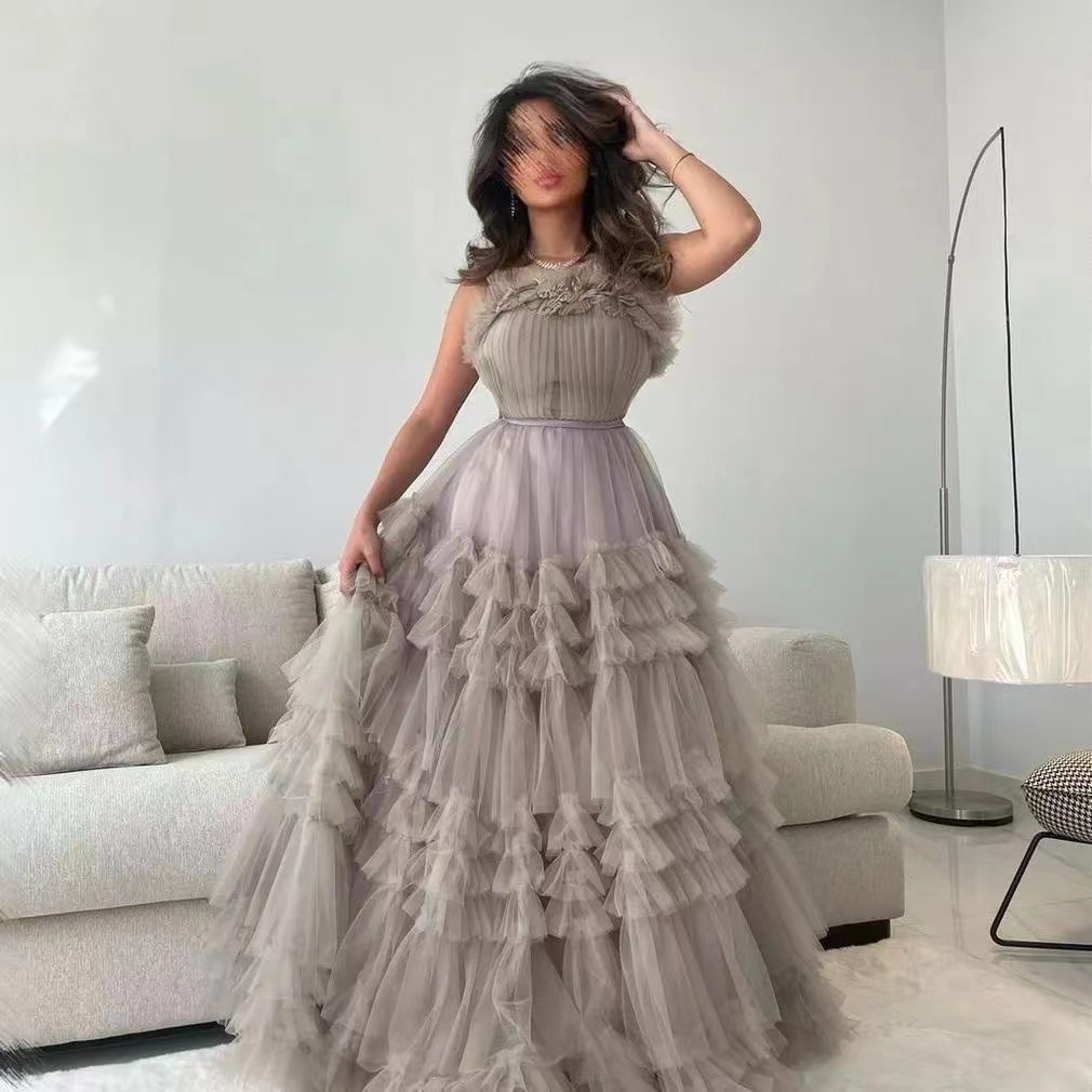Dubai Arabic Women Wear Party Dresses for Special Banquet Ruffles Strapless Prom Dress Long Tiered Tulle Vestidos De Novia A Line Formal Gowns, White
Dubai Arabic Women Wear Party Dresses for Special Banquet Ruffles Strapless Prom Dress Long Tiered Tulle Vestidos De Novia A Line Formal Gowns, White