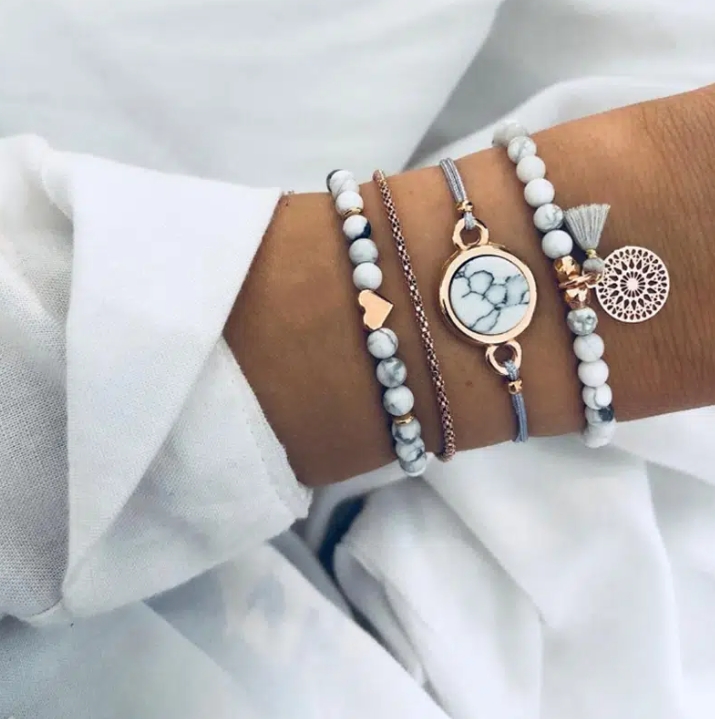 Fashionable Chain Applicable to various occasions 4PCS Turquoise Tassel Bracelet Set
Fashionable Chain Applicable to various occasions 4PCS Turquoise Tassel Bracelet Set