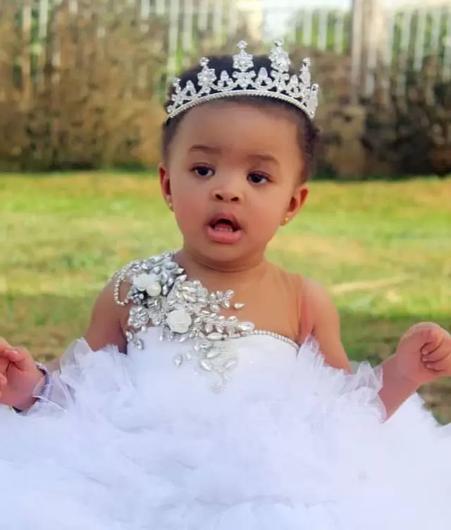 Tutu Flower White Crystals Luxurious Girl Dresses Beaded Sheer Neck Tiers Tulle Lilttle Kids Birthday Pageant Weddding Gowns