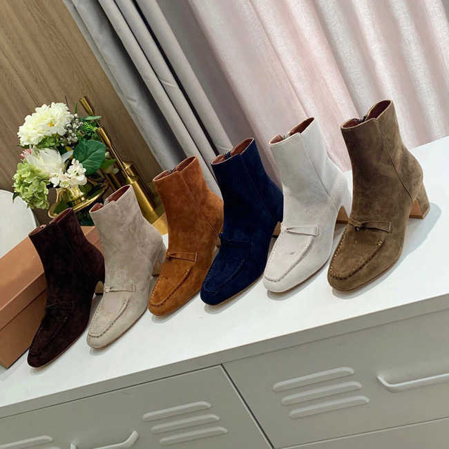 Brand Casual Shoes Autumn and winter 2022 new round head middle heel thick heel side zipper Sheep anti velvet simple leisure style all leather short boots for, Blue
Brand Casual Shoes Autumn and winter 2022 new round head middle heel thick heel side zipper Sheep anti velvet simple leisure style all leather short boots for, Blue