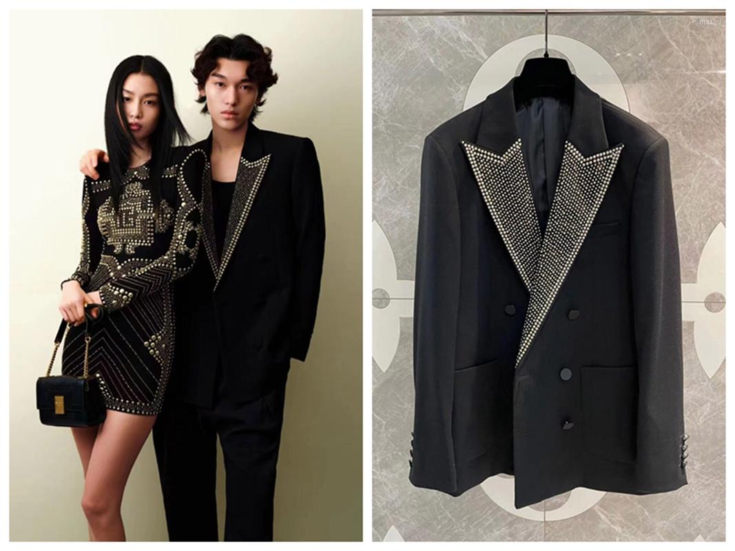 Men's Suits Boutique Metal Beaded Double Breasted Wool Suit Jacket Nightclub Haute Sense Male Singer Catwalk Party Wedding Dress Costume, Picture shown
Men's Suits Boutique Metal Beaded Double Breasted Wool Suit Jacket Nightclub Haute Sense Male Singer Catwalk Party Wedding Dress Costume, Picture shown