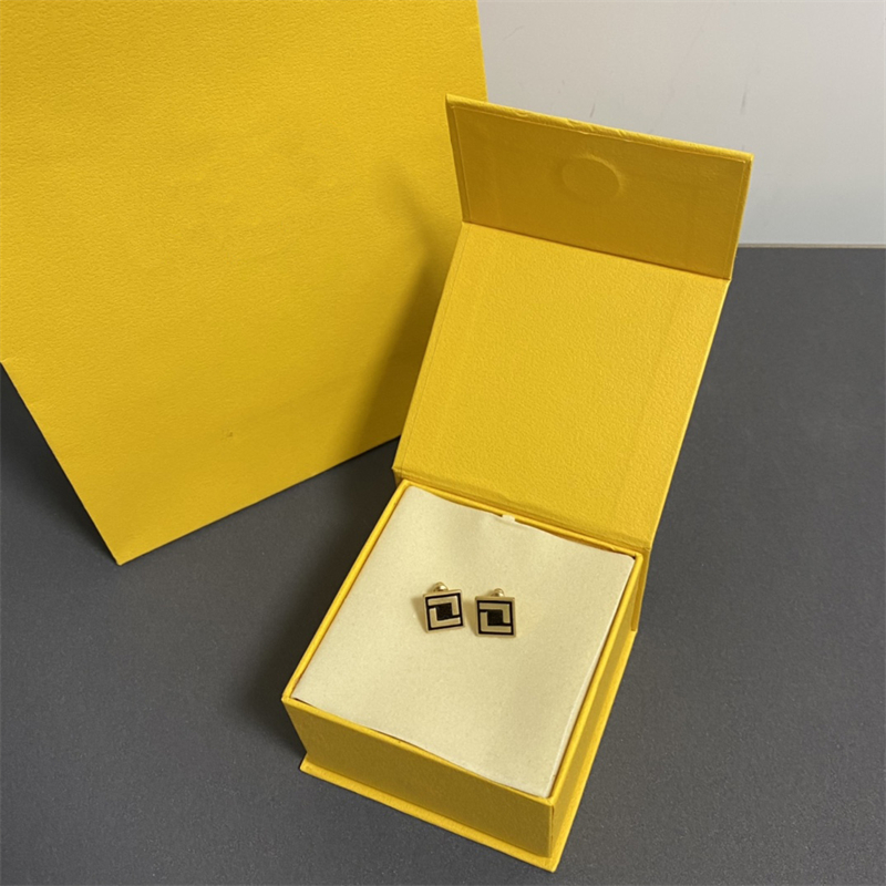 Designer Earrings For Women Gold Earrings Letter Luxury Jewelry Womens Wedding Diamonds Earings Designers
Designer Earrings For Women Gold Earrings Letter Luxury Jewelry Womens Wedding Diamonds Earings Designers