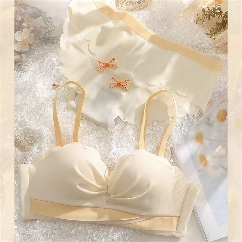 Bras Sets Underwear Girl's Small Chest Gathering and Collecting Auxiliary Breast Anti Sagging Upper Support No Shoulder Strap 221010, The same underwear
Bras Sets Underwear Girl's Small Chest Gathering and Collecting Auxiliary Breast Anti Sagging Upper Support No Shoulder Strap 221010, The same underwear