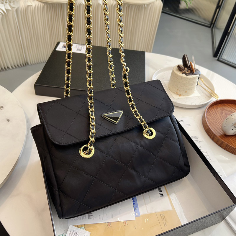 2022 new Trend Underarm bag shoulder bags handbags Fashion Crossbody bag Square decoration Chain Five Colors