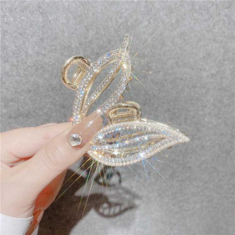 Hair Clips Korean temperament Pearl Rhinestone grab clip net red fashion metal leaf hairpin back head hair accessories
Hair Clips Korean temperament Pearl Rhinestone grab clip net red fashion metal leaf hairpin back head hair accessories