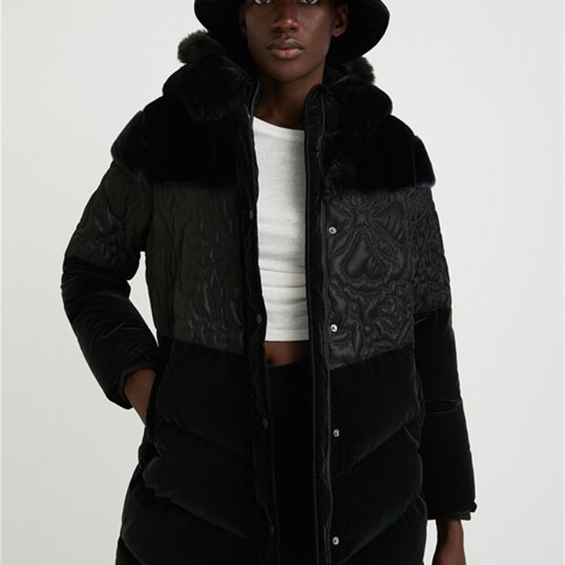 Womens Down Parkas Spain Womens Black Golden Velvet Splice Dark Flower Cotton Coat 221010
Womens Down Parkas Spain Womens Black Golden Velvet Splice Dark Flower Cotton Coat 221010