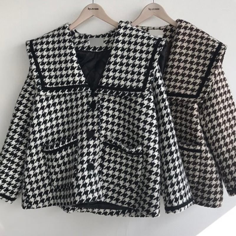 Women' Wool Houndstooth Woolen Coat Female Autumn And Winter 2022 Korea Ins Black White Contrast Navy Collar Plaid Short
Women' Wool Houndstooth Woolen Coat Female Autumn And Winter 2022 Korea Ins Black White Contrast Navy Collar Plaid Short