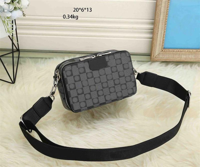 Designer bags Mens totes handbags ALPHA WEARABLE Mini Cross body mobile phone bag women PU Monograms messenger wallet Luxurys VUTTONS Camera card holder M81260, Extra freight
Designer bags Mens totes handbags ALPHA WEARABLE Mini Cross body mobile phone bag women PU Monograms messenger wallet Luxurys VUTTONS Camera card holder M81260, Extra freight