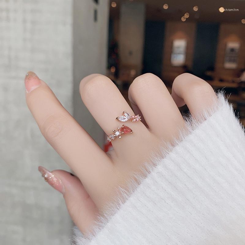 Cluster Rings Fashion Simple Korean Women's Ring Small Fresh Charm Jewelry Party Banquet Gift Crystal Summer Trend
Cluster Rings Fashion Simple Korean Women's Ring Small Fresh Charm Jewelry Party Banquet Gift Crystal Summer Trend
