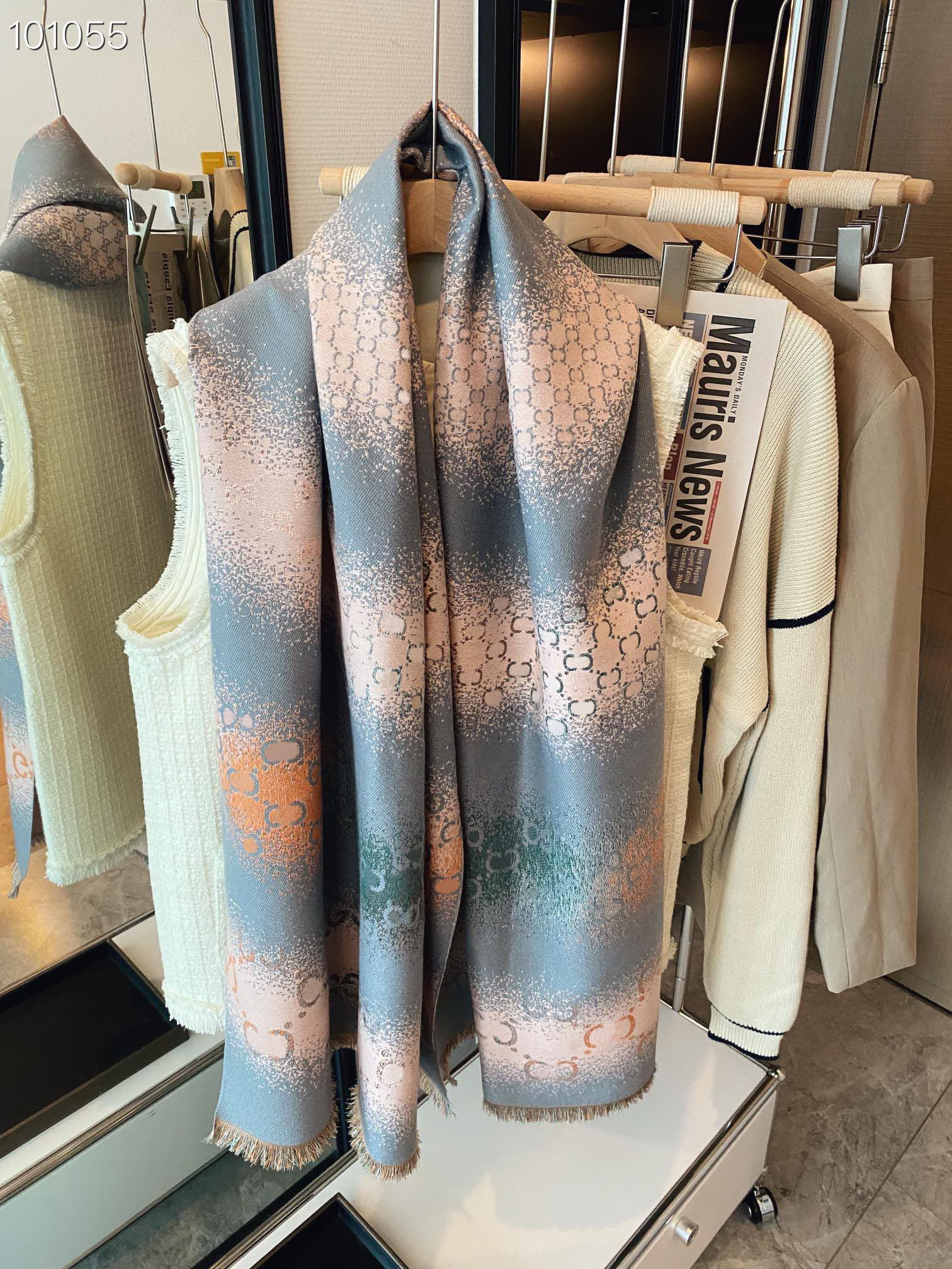 design and color new Italian match clothes very show the taste of the thin cashmere feel
design and color new Italian match clothes very show the taste of the thin cashmere feel
