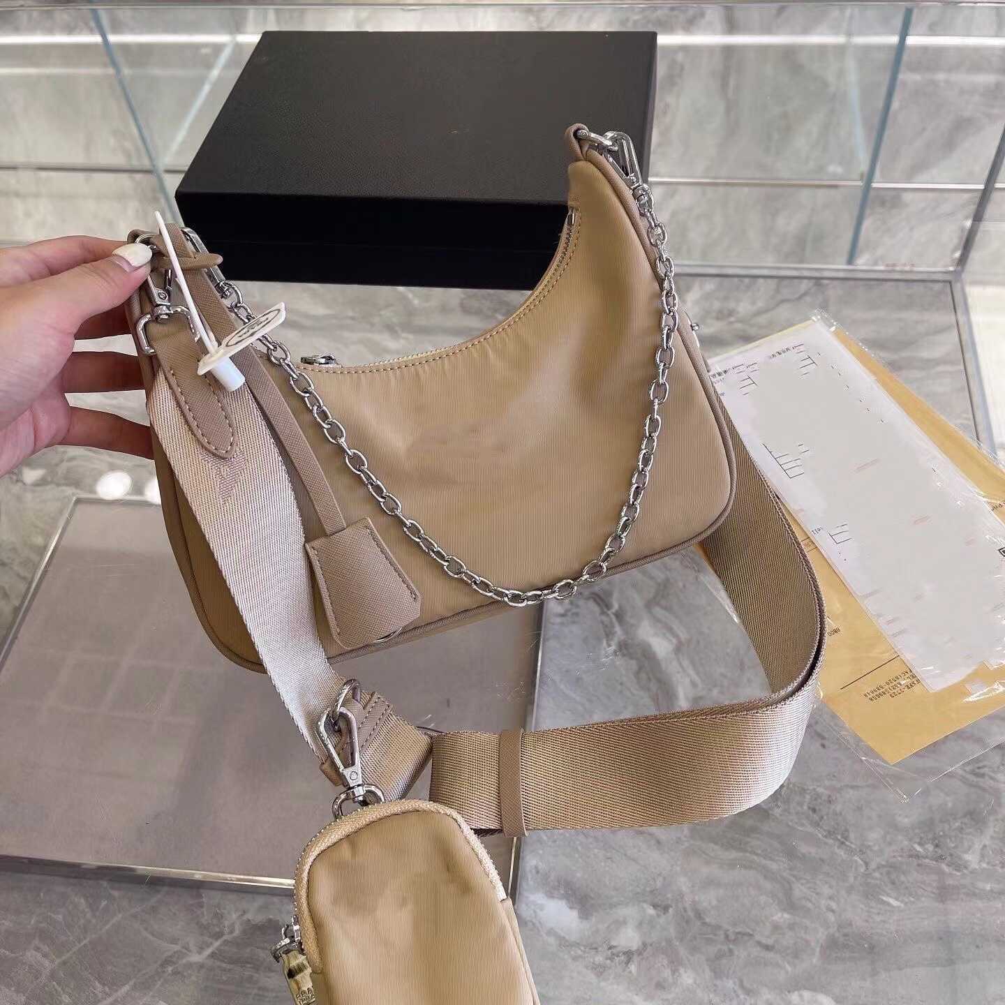 Evening Bags 2021 Luxury Designer Bags Ladies Silver Chain Designer Messenger Bags Leather Handbags Handb
Evening Bags 2021 Luxury Designer Bags Ladies Silver Chain Designer Messenger Bags Leather Handbags Handb